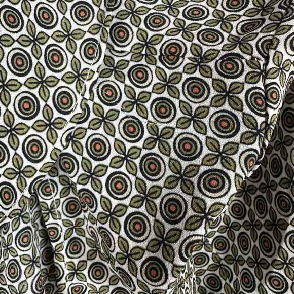 Max Studio Green and White Geometric Blouse Faux Wrap Ruffle and Belt sz Medium - Picture 3 of 7